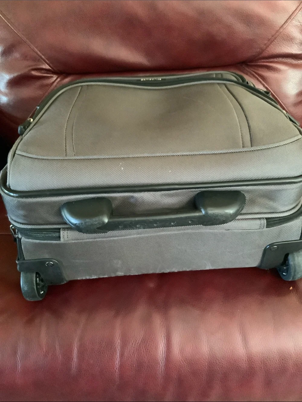 SAMSONITE ROLLING briefcase. Traveling, office, school, seminars minor scratches